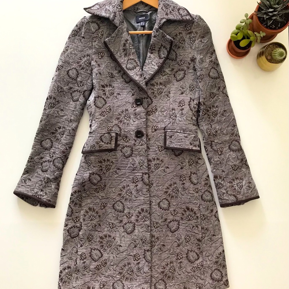 Chic Long Coat with Floral Pattern